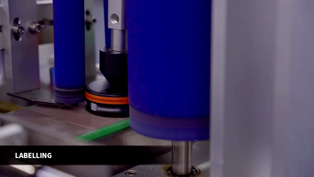 Labelling in an oral pouch production workflow